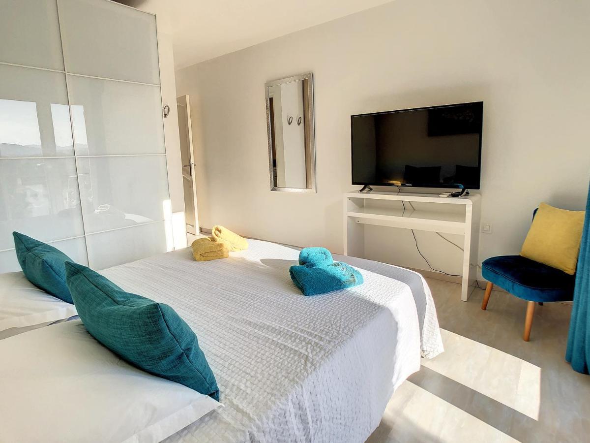 3 Bedrooms Villa Near Cannes - Pool & Jacuzzi - Sea View Манделю-ла-Напул Екстериор снимка