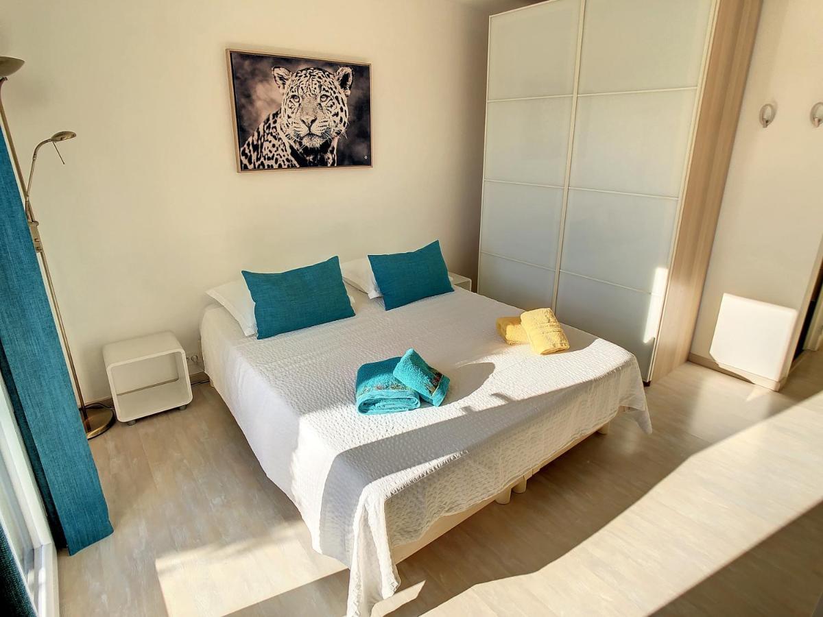 3 Bedrooms Villa Near Cannes - Pool & Jacuzzi - Sea View Манделю-ла-Напул Екстериор снимка