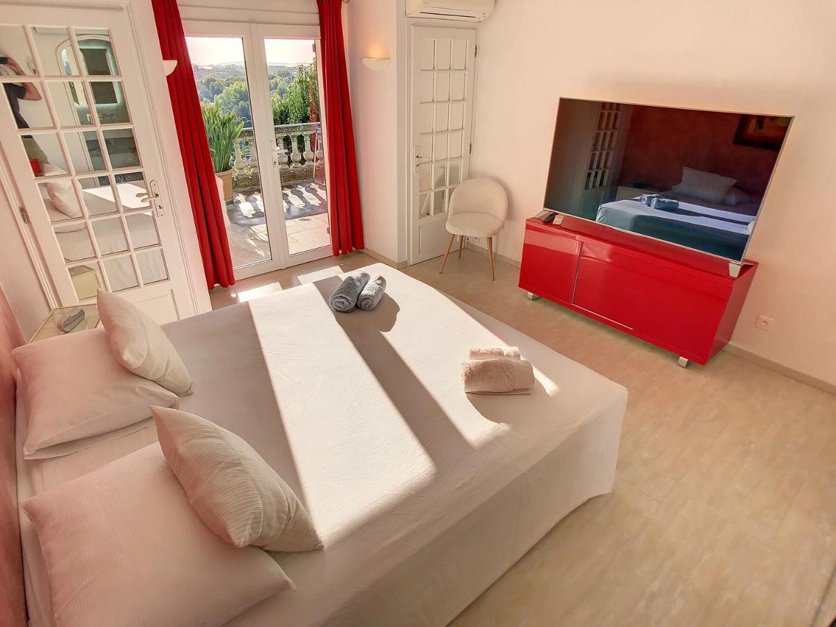 3 Bedrooms Villa Near Cannes - Pool & Jacuzzi - Sea View Манделю-ла-Напул Екстериор снимка