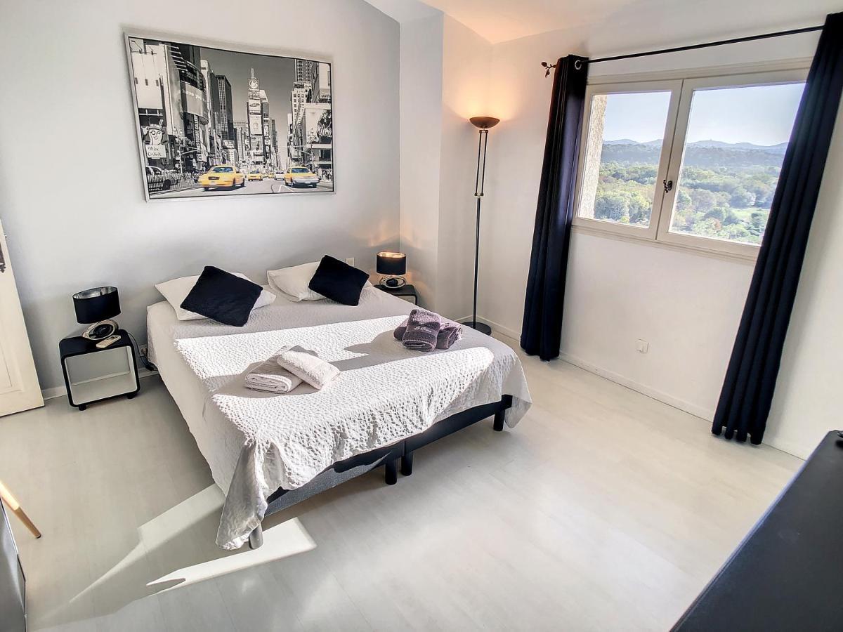 3 Bedrooms Villa Near Cannes - Pool & Jacuzzi - Sea View Манделю-ла-Напул Екстериор снимка