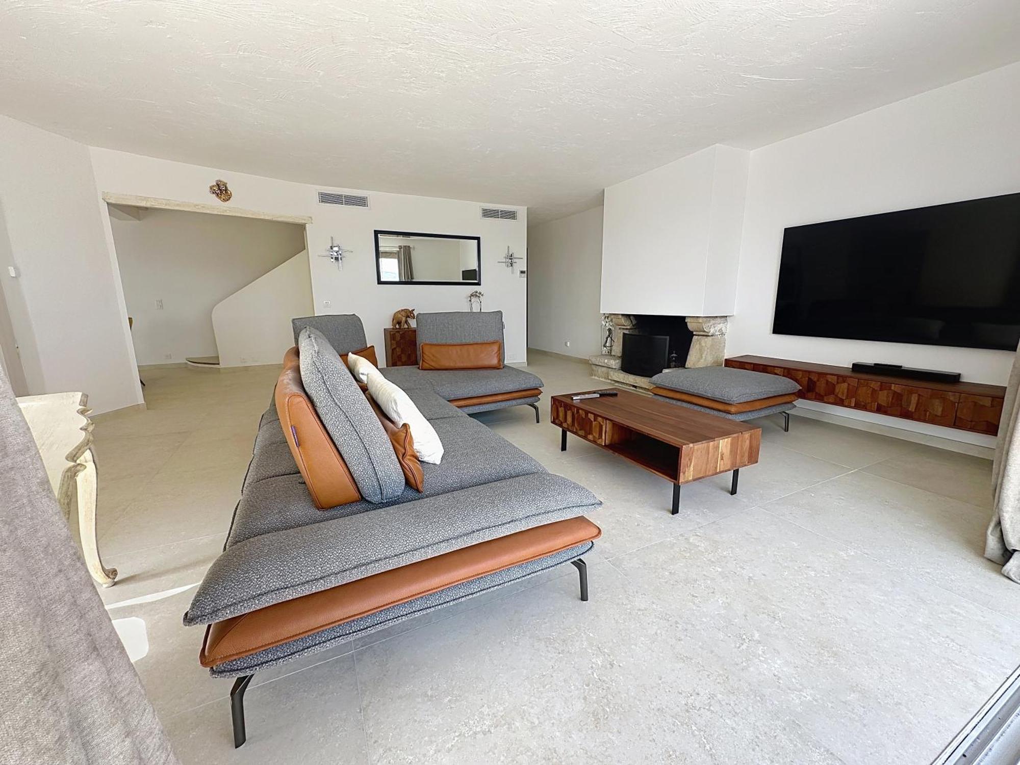 3 Bedrooms Villa Near Cannes - Pool & Jacuzzi - Sea View Манделю-ла-Напул Екстериор снимка