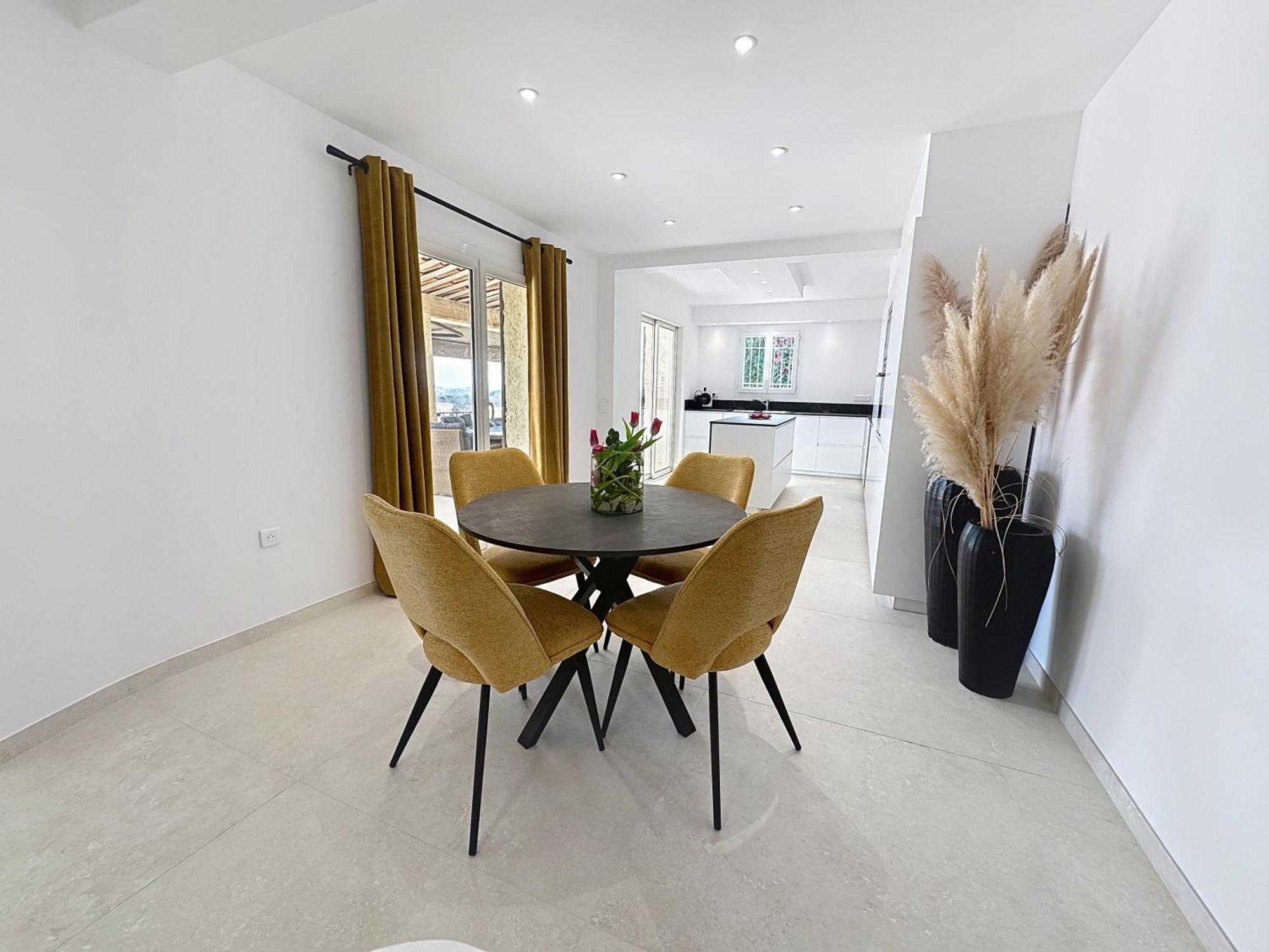 3 Bedrooms Villa Near Cannes - Pool & Jacuzzi - Sea View Манделю-ла-Напул Екстериор снимка