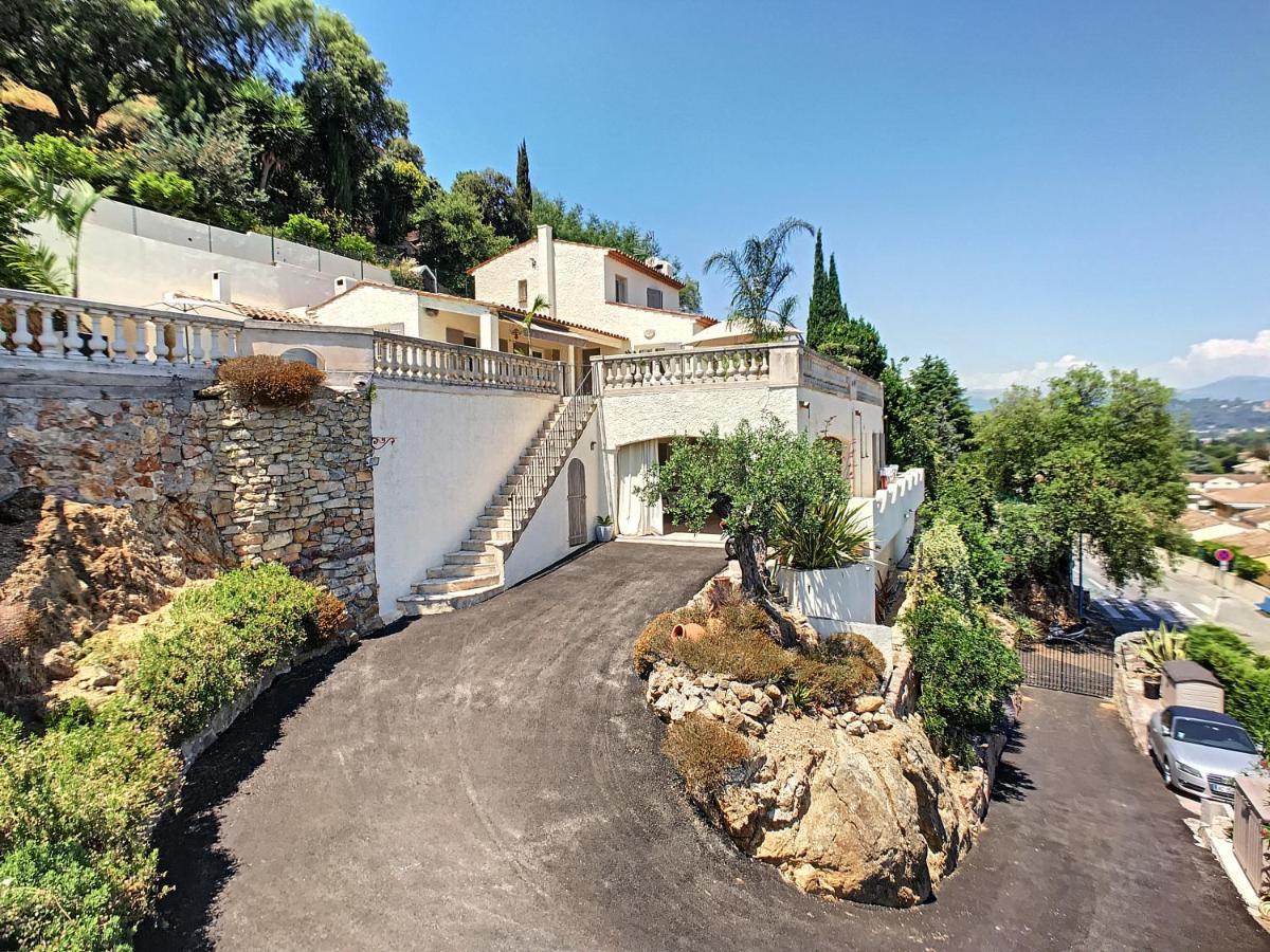 3 Bedrooms Villa Near Cannes - Pool & Jacuzzi - Sea View Манделю-ла-Напул Екстериор снимка