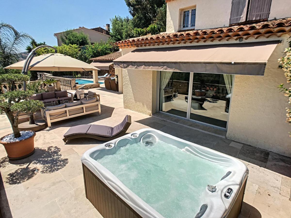 3 Bedrooms Villa Near Cannes - Pool & Jacuzzi - Sea View Манделю-ла-Напул Екстериор снимка
