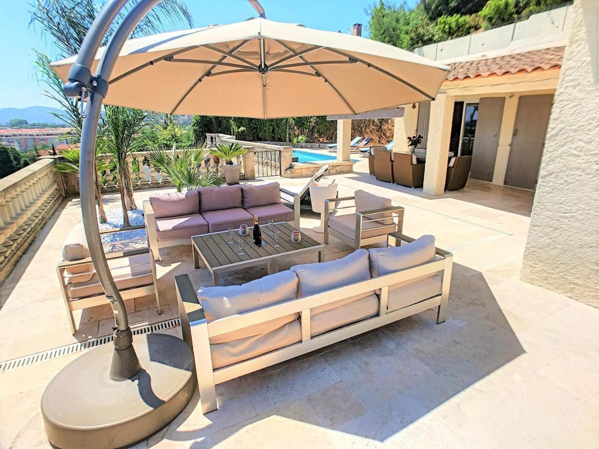 3 Bedrooms Villa Near Cannes - Pool & Jacuzzi - Sea View Манделю-ла-Напул Екстериор снимка